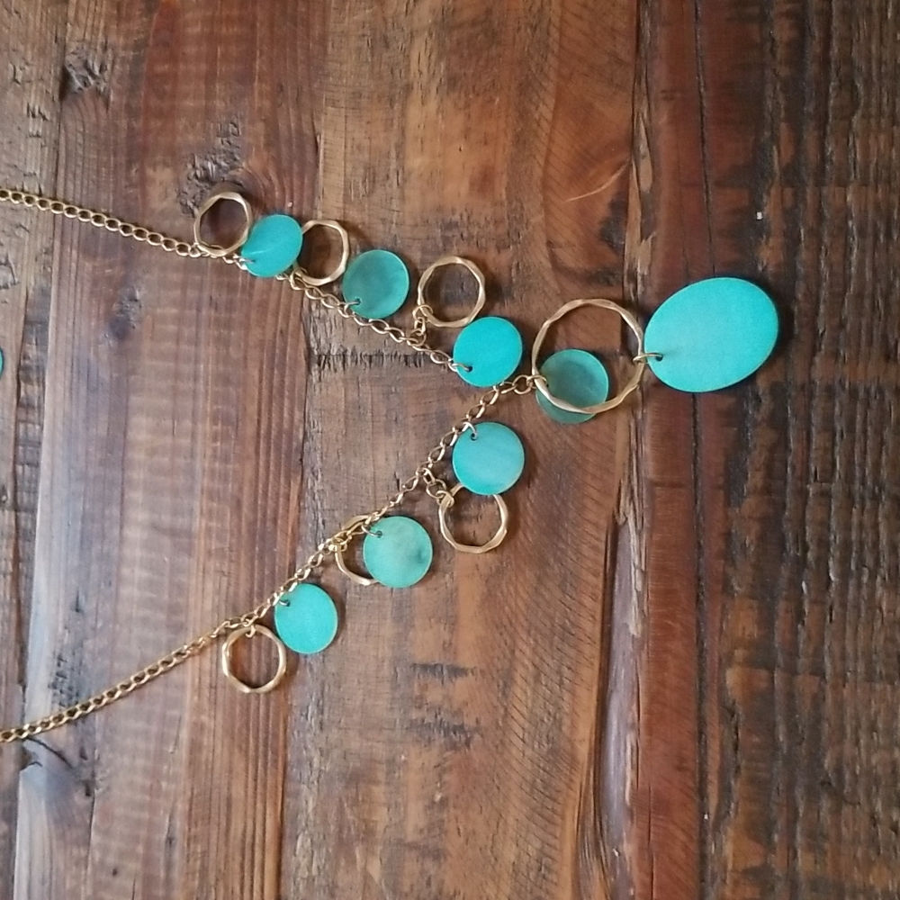 Turquoise Round Shell Necklace Gold Chain